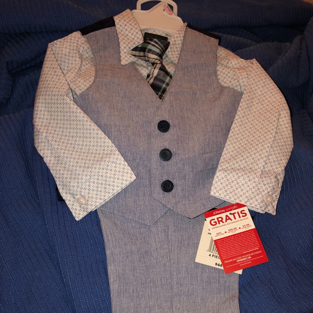*Brand New* Boys 4-Piece Suit